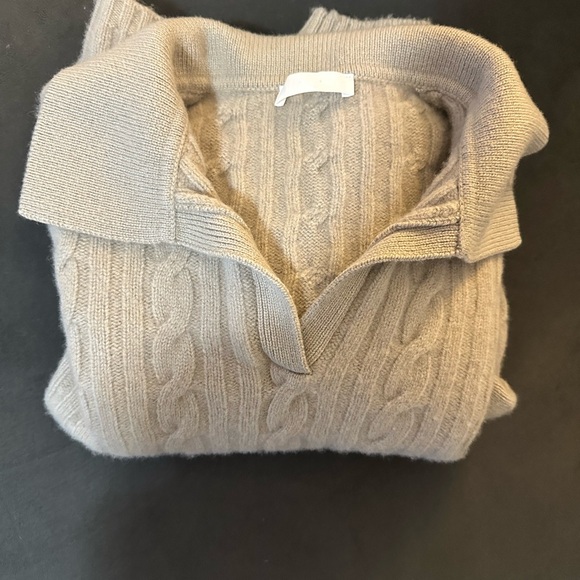 An action a day cable knit sage green sweater - Picture 4 of 4